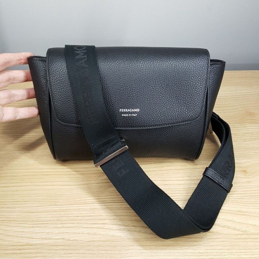 SALVATORE FERRAGAMO Mens Belt Bag Black Pebble Leather Logo Strap FLORENCE $1150